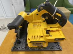 Máy cưa đĩa dùng pin Dewalt DCS520NT-XJ