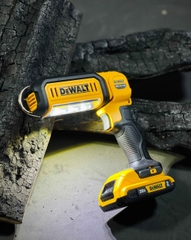 Đèn pin Dewalt DCL050N-KR