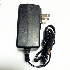 Adaptor 12V 2A APD