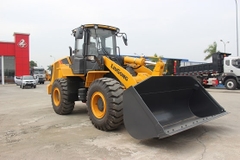 Kinh nghiệm chọn máy xúc lật tốt nhất cho công việc của bạn