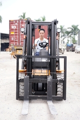 Những điều không nên làm khi lái xe nâng, những sai lầm khi lái xe nâng