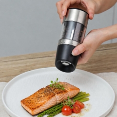 Dụng cụ xay tiêu lưỡi sứ KAIYO mã KPG-6179 với 4 mức điều chỉnh độ thô mịn linh hoạt