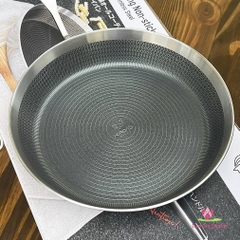 Chảo đúc inox chống dính hoa văn nổi 3 lớp đáy liền Tri-Ply Kaiyo (Chảo nông)