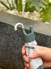 Ô gấp gọn siêu nhẹ có móc treo Kaiyo họa tiết lá (ô 6 nan)