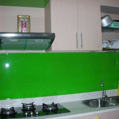 Kính màu ốp bếp 5
