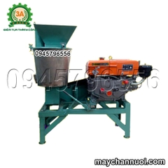 Máy chế biến thức ăn chăn nuôi động cơ Diesel 8Hp