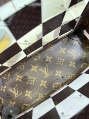 LV SOFT TRUNK M20871 - LIKE AUTH 99%