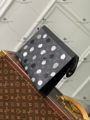 LV X YK POCHETTE VOYAGE M81934 - LIKE AUTH 99%