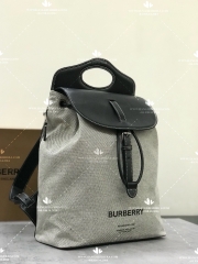 BURBERRY POCKET BACKPACK - LIKE AUTH 99%