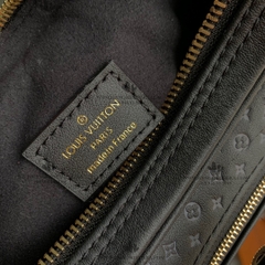 LV LOOP M22591 - LIKE AUTH 99%