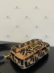 FENDI BAUGETTE - LIKE AUTH 99%