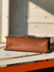 LV DAUPHINE CHAIN WALLET M68746