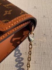LV DAUPHINE CHAIN WALLET M68746