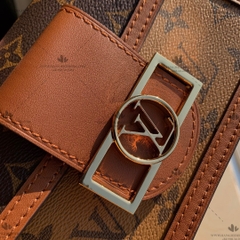 LV DAUPHINE CHAIN WALLET M68746