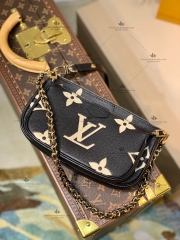 LV MULTI POCHETTE ACCESSOIRES M45777 - LIKE AUTH 99%