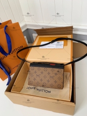 LV BOOK CHAIN WALLET M81830 - LIKE AUTH 99%