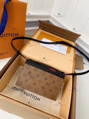 LV BOOK CHAIN WALLET M81830 - LIKE AUTH 99%