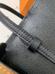 LV BOOK CHAIN WALLET M81830 - LIKE AUTH 99%