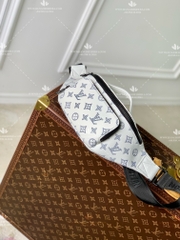 LV RUSH BUMBAG M25227 - LIKE AUTH 99%