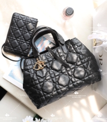 MEDIUM DIOR TOUJOURS BAG BLACK MACROCANNAGE CALFSKIN M2821OSHJ_M900 - LIKE AUTH 99%