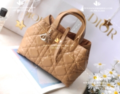 MEDIUM DIOR TOUJOURS BAGMEDIUM TAN MACROCANNAGE CALFSKIN M2821OSHJ_M53U - LIKE AUTH 99%