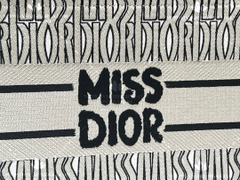 MEDIUM DIOR BOOKTOTE M041 - LIKE AUTH 99%