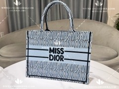 MEDIUM DIOR BOOKTOTE M44W - LIKE AUTH 99%