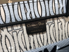 MEDIUM DIOR BOOKTOTE M44W - LIKE AUTH 99%