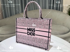 MEDIUM DIOR BOOKTOTE M082 - LIKE AUTH 99%