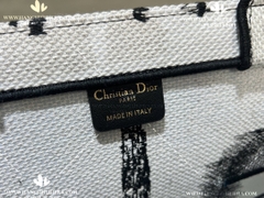 MEDIUM DIOR BOOKTOTE M933 - LIKE AUTH 99%