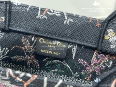 MEDIUM DIOR BOOKTOTE M911 - LIKE AUTH 99%