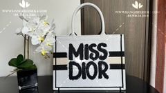 MEDIUM DIOR BOOKTOTE M19Q - LIKE AUTH 99%