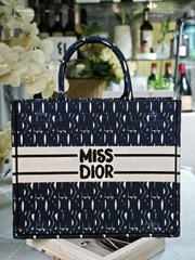 LARGE DIOR BOOKTOTE M19Q - LIKE AUTH 99%