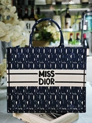 LARGE DIOR BOOKTOTE M19Q - LIKE AUTH 99%