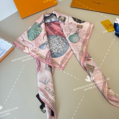 LV Up And Away Square 90 M77661 - LV SCARF OEM