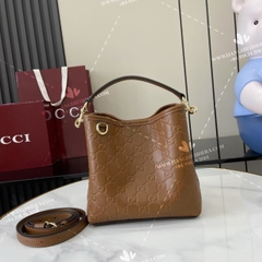 GUCCI Sac seau GG Emblem petit format 815118 AAFDV 2718 - OEM
