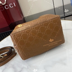 GUCCI Sac seau GG Emblem petit format 815118 AAFDV 2718 - OEM