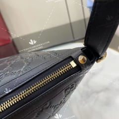 GUCCI GG Emblem medium shoulder bag 847449 AAFDV 1000 - OEM