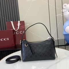 GUCCI Borsa a spalla GG Emblem misura piccola ‎847450 AAFDV 1000 - OEM