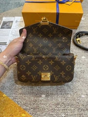 LV Pochette Métis East West Monogram Canvas M46279 - ENTRUPY certificate & bill HARRODS