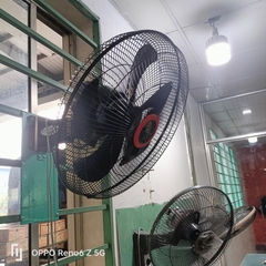 Quạt Treo Tường ChingHai W17