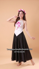 Cho thuê đồ trang phục quần váy đen yếm trắng phi đẹp, giá tốt