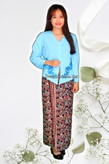 Cho thuê trang phục Singapore nữ xanh dương thêu hoa