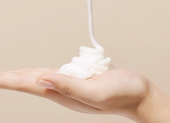 Sữa Rửa Mặt Tạo Bọt Dưỡng Trắng Da Dr.Pepti+ Galacto Cleansing Foam 110ml