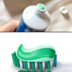 Kem Đánh Răng Trắng Răng Thơm Miệng Crest 3D Whitening Scope 153g