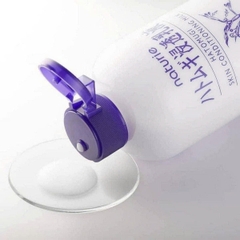 Nước Hoa Hồng Cấp Ẩm Dưỡng Trắng Chiết Xuất Ý Dĩ Naturie Hatomugi Skin Conditioner 500ml