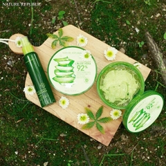 Gel Dưỡng Ẩm Nature Republic Chiết Xuất Lô Hội Soothing & Moisture Aloe Vera 92% Soothing Gel 300ml