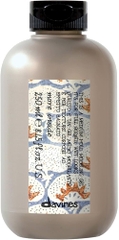 Gel tạo kiểu giữ nếp trung bình Davines More Inside This Is A Medium Hold Modeling Gel 250ml