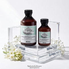 Dầu Gội Thải Độc Cho Da Đầu DAVINES DETOXIFYING 250ml - 1000ML