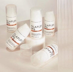 Kem dưỡng tạo kiểu phục hồi chống xơ rối OLAPLEX số 6 (Olaplex No.6 Bond Smoother Leave-In Styling Treatment)